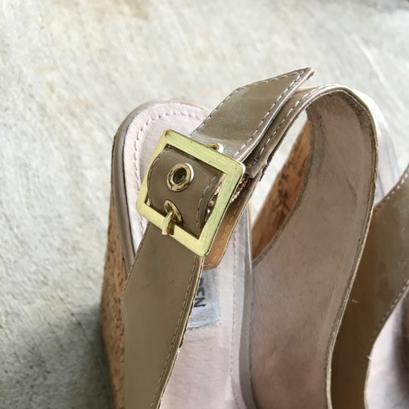 Steve Madden Wissper Nude Cork Peeptoe Wedges - Picture 4 of 7